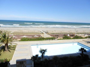 T2 VUE MER et PISCINE AU BARCARES
